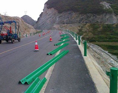珠海公路护栏板安装施工